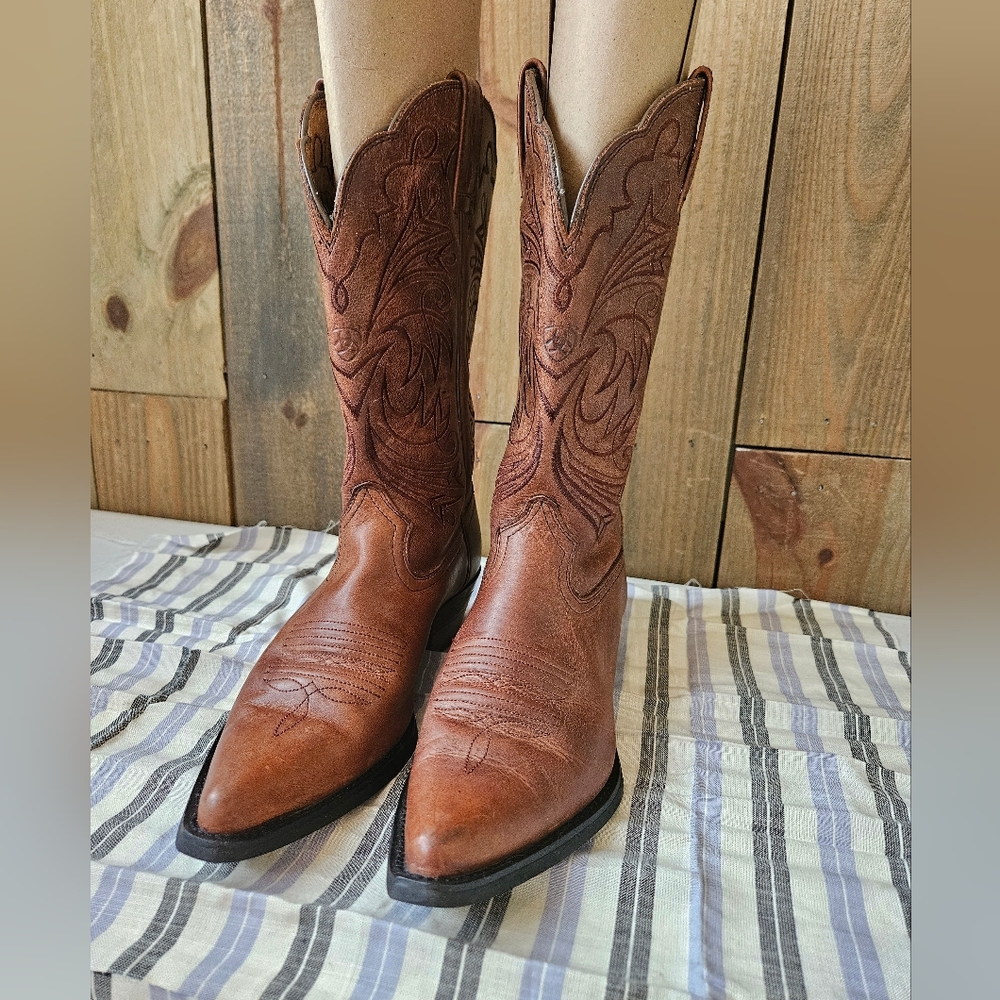Ariat Brown cowboy boots